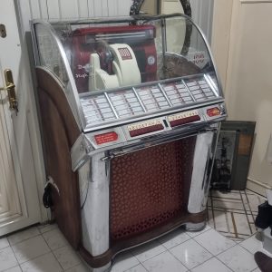 1950 Model Amerikan Otomatik Plak Çalar Müzik Kutusu - 50 Adet Plak Çalar