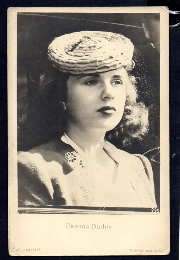 Deanna Durban SB Fotokart - 2 1 klikyayeni 151 1 1.jpg