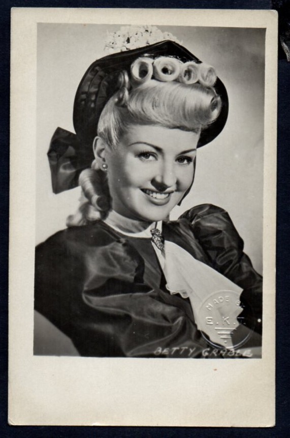 Betty Grable SB Fotokart 1 klikyayeni 153 1 1.jpg