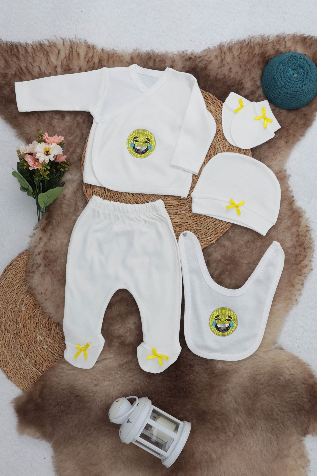 Sema Baby 5 Parça Gülen Surat Hastane Çıkışı Zıbın Seti 0-3 Ay 1 Sema Baby 5 Parça Gülen Surat Hastane Çıkışı Zıbın Seti 0-3 Ay