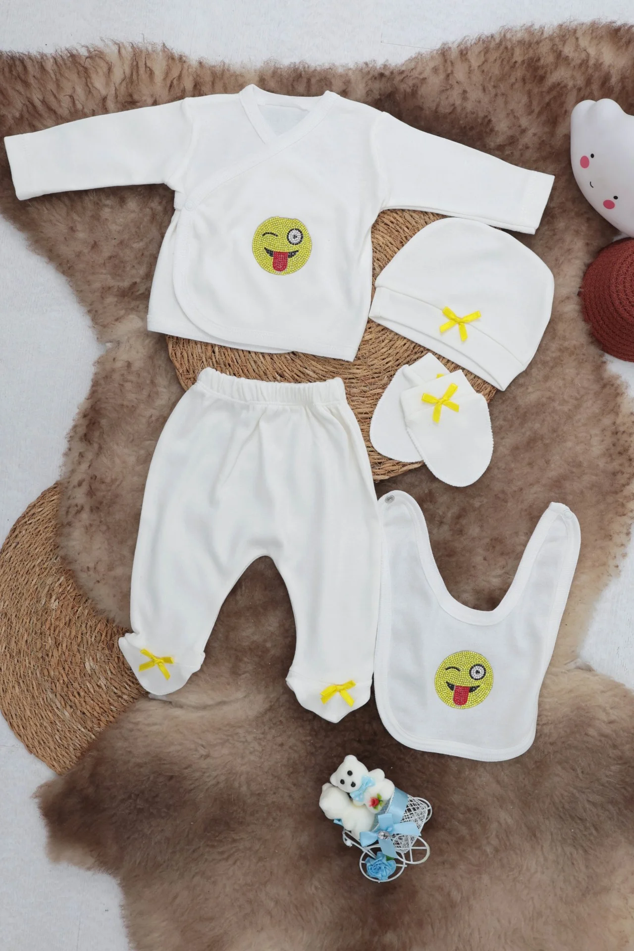 Sema Baby 5 Parça Hastane Çıkışı Zıbın Seti 0-3 Ay 1 Sema Baby 5 Parça Hastane Çıkışı Zıbın Seti 0-3 Ay